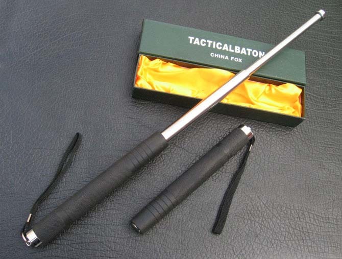 普通甩棍和機(jī)械甩棍的區(qū)別 普通甩棍和機(jī)械甩棍的區(qū)別